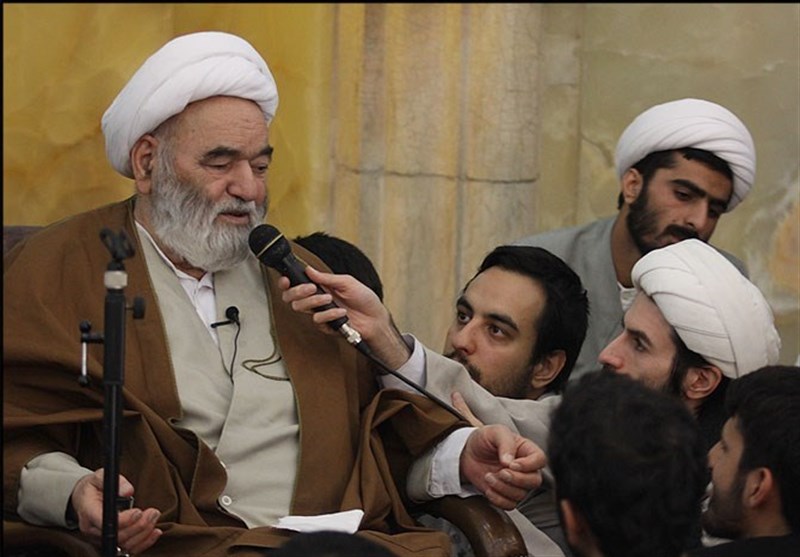 نظر آیت‌الله خوشوقت درخصوص روابط خانواده/ آیا اطاعت از همه دستورات و خواسته‌های والدین واجب است؟