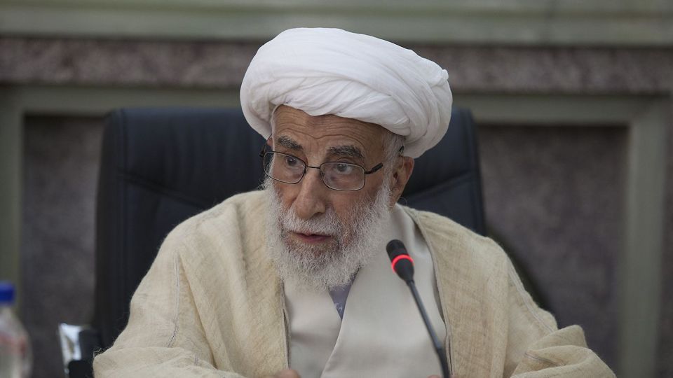  واکنش آیت‌الله جنتی به اظهارات روحانی: در شان ایشان نبود/ مسئولان آرامش کشور را بهم نزنند 