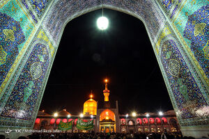  برپایی عزای فاطمی در حرم رضوی