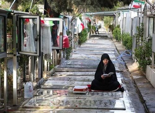 ‌ مادر شهیدان شاه حسینی به فرزندان شهیدش پیوست