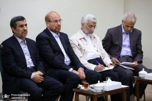 کپی برداری قالیباف از رئیس دولت بهار/ امیری فر: احمدی نژاد توهم دارد مردم به سمت او می روند 