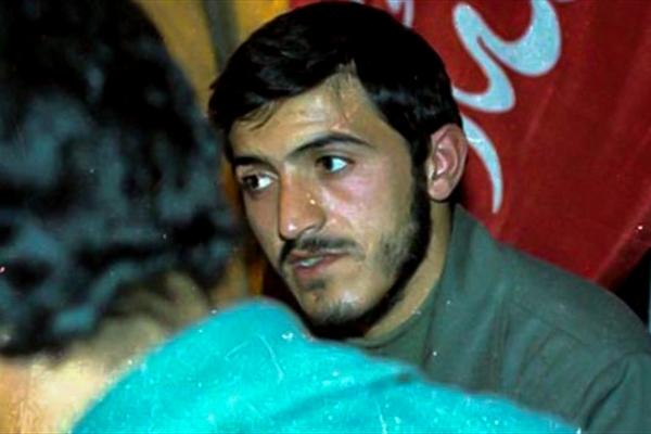 مادر شهیدی که سردار سلیمانی با پا برهنه به استقبالش رفت