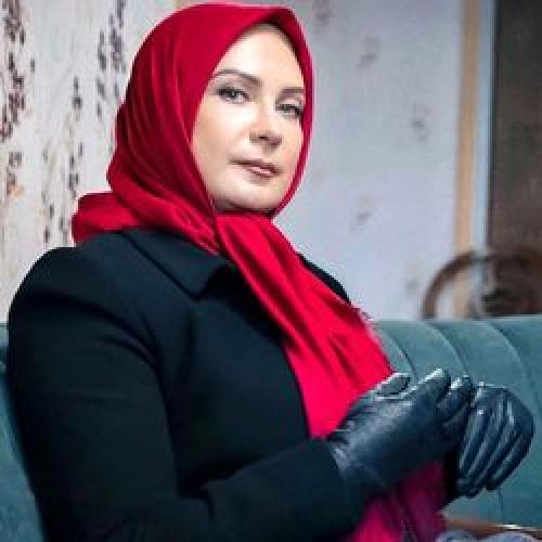 لعیا زنگنه: گوگوش مرا نجات داد ! +فیلم