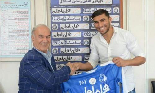 ثبت قرارداد بازیکن جدید استقلال/عکس