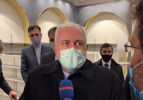 ظریف از ایستگاه راه آهن جلفای جمهوری آذربایجان بازدید کرد