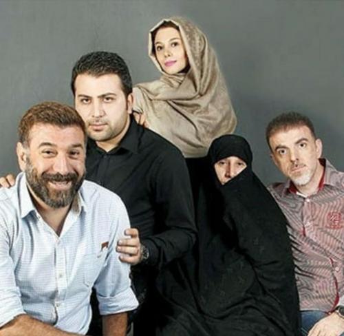  همه اعضای خانواده علی انصاریان در یک قاب عل