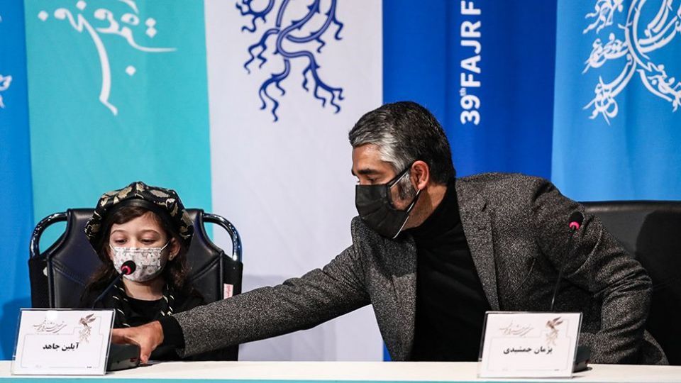 حاشیه‌های روز هفتم جشنواره فیلم فجر/ تشویق «پژمان جمشیدی» توسط خبرنگاران