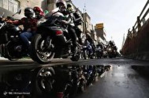 فیلم/ توهین موتورسوارن به حسن روحانی در ۲۲ بهمن