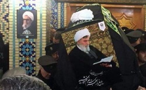  پیکر مطهر آیت‌الله واعظ‌طبسی در مشهدمقدس تشییع شد/ حضور سران ۳ قوه/ خیابان‌های اطراف حرم رضوی مملو از جمعیت 