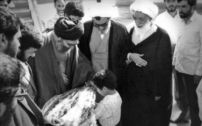 تصاویری از مرحوم آیت‌الله واعظ طبسی در کنار رهبر انقلاب