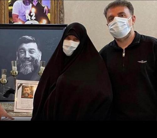  عکس تلخ/ ننه علی کنار یک قاب