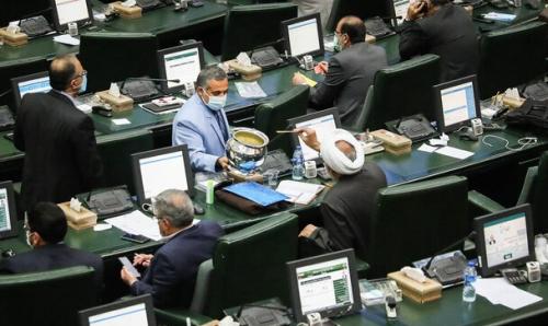 جمع‌آوری امضا در مجلس برای ضروت اجرای قانون لغو تحریم‌ها