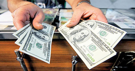 مقاومت دلار در مقابل کاهش قیمت