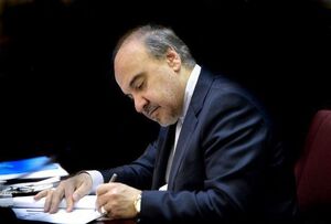 جمع‌آوری امضا در مجلس 