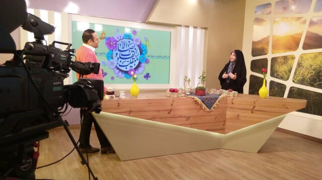 مجریان تلویزیونی نباید ماسک بزنند