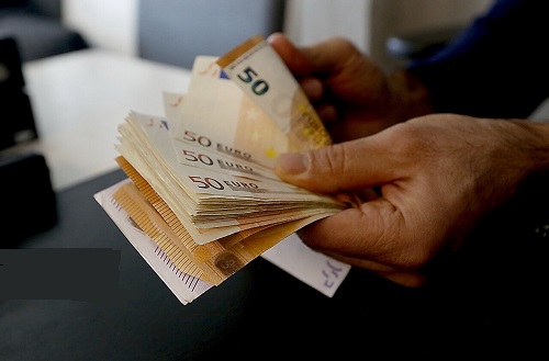 ۴۱ میلیارد یورو ارز صادراتی به چرخه اقتصادی کشور بازگشت ۴۱ میلیارد یورو ارز صادراتی به چرخه اقتصادی کشور بازگشت