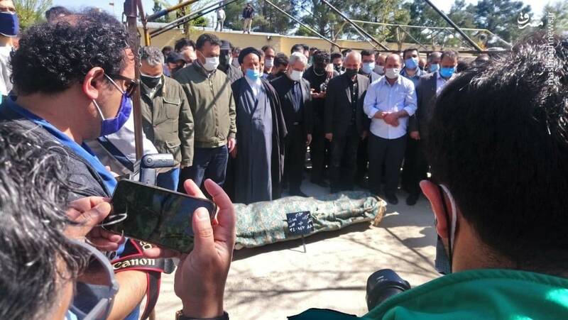  تصویری از آرامگاه آزاده نامداری