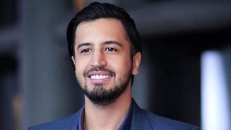  سلفی مهرداد صدیقیان در ماشین لاکچری‌اش /عکس 