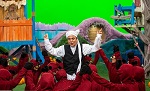 عکس/ رقص عمو پورنگ با لباس محلی