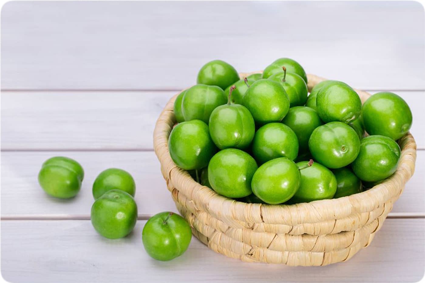 این دسته از افراد نباید گوجه‌ سبز بخورند+دلیل