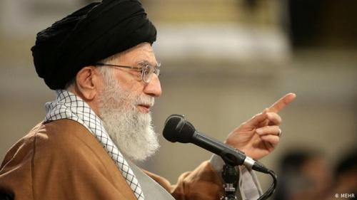  رهبر انقلاب: بالابردن شأن معلمان باید به فرهنگ عمومی تبدیل شود
