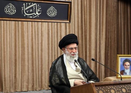 رهبر انقلاب: جامعه کارگری در مقابل بدخواهان نظام ایستاده است