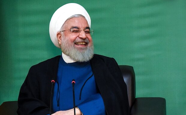  فیلم/ واکنش مجری برنامه ثریا نسبت به اظهارات روحانی