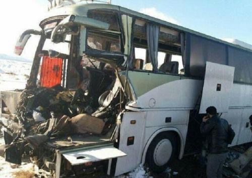  فوت راننده اتوبوس در تصادف با تریلر در قم