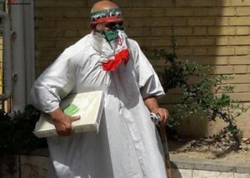 عکس/ داوطلب کفن‌پوش انتخابات ریاست جمهوری