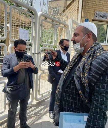 عکس/ نامزدی که با ریموت به جای کلید آمد
