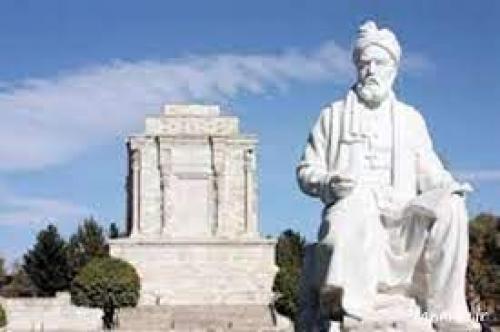  فردوسی با شاهنامه بینش و منش ناب ایرانی و اسلامی را زنده کرد