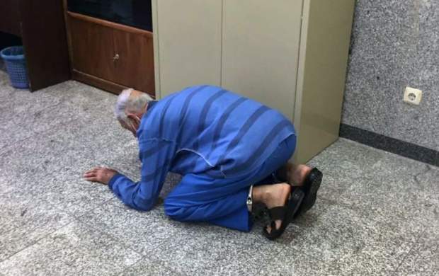 لحظه انتقال جنازه بابک خرمدین در چمدان