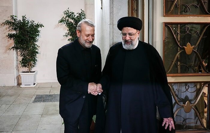 رقابت اصلی در انتخابات بین لاریجانی و رئیسی خواهد بود/ لاریجانی امیدوار است مشابه روحانی بتواند حمایت اصلاح طلبان را کسب کند