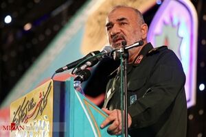  سخنرانی فرمانده سپاه در میدان امام حسین