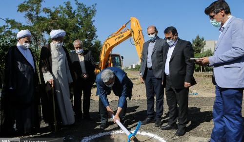 عکس/ کلنگ دست حناچی افتاد