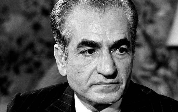 ماجرای همراهی چند زن برهنه با اعلی حضرت