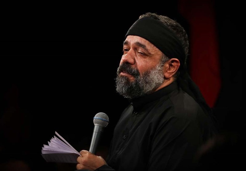  فیلم/ مداحی محمود کریمی در مراسم تدفین برادرِ حاج منصور ارضی