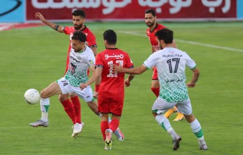  شکست پرسپولیس در نیمه نخست
