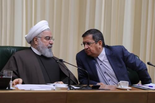 همتی ۱۳۹۸: FATF هیچ تاثیری ندارد؛ نود درصد معاملات تجاری ما از مسیرهای تحریم‌ناپذیر است/ همتی ۱۴۰۰: FATF از ملزومات اداره کشور است؛ معطل کردن آن به کشور آسیب می‌زند!
