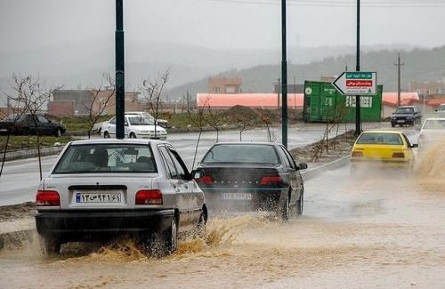 عکس/ بارش باران و گرفتگی معابر در مریوان 