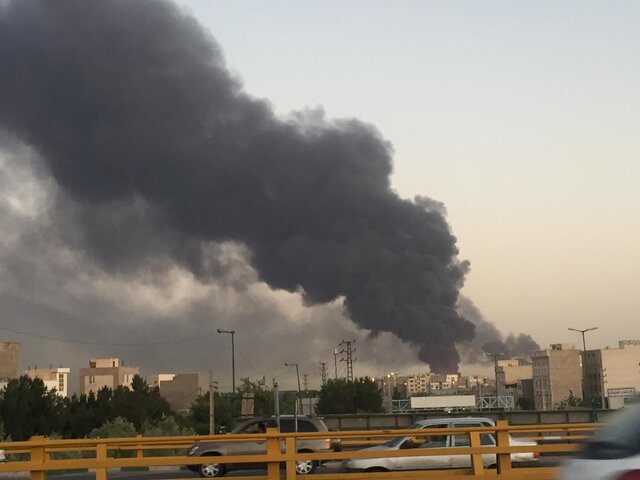  آماده باش اورژانس درباره حادثه پالایشگاه تهران/اعزام ١٠ آمبولانس و اتوبوس آمبولانس