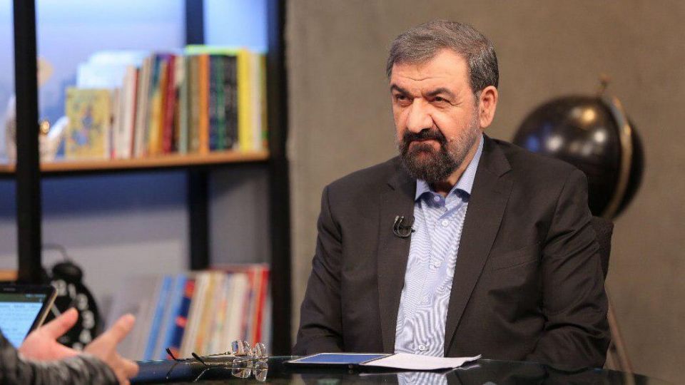  محسن رضایی پاسخ توئیت عباس عبدی را داد