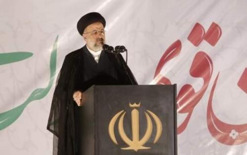 رئیسی: هزینه تبلیغاتم را صرف کمک به نیازمندان کنید