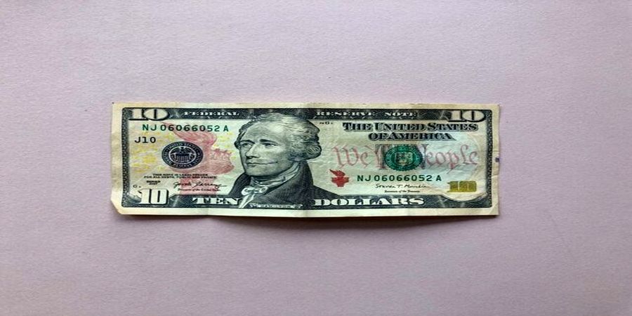 دلار آرام گرفت /پوند و یورو پایین آمدند