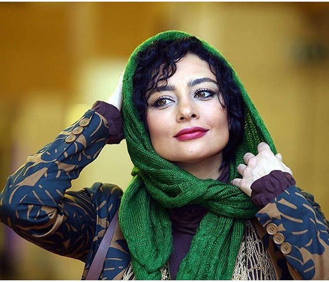 سلفی زیبای ستاره سینما در رستوران 
