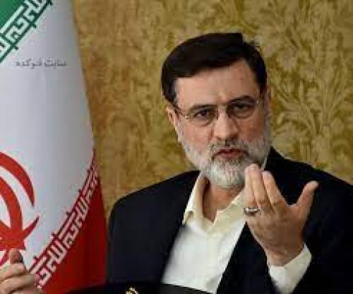 قاضی‌ زاده هاشمی: کنار رفتنی در کار نیست!