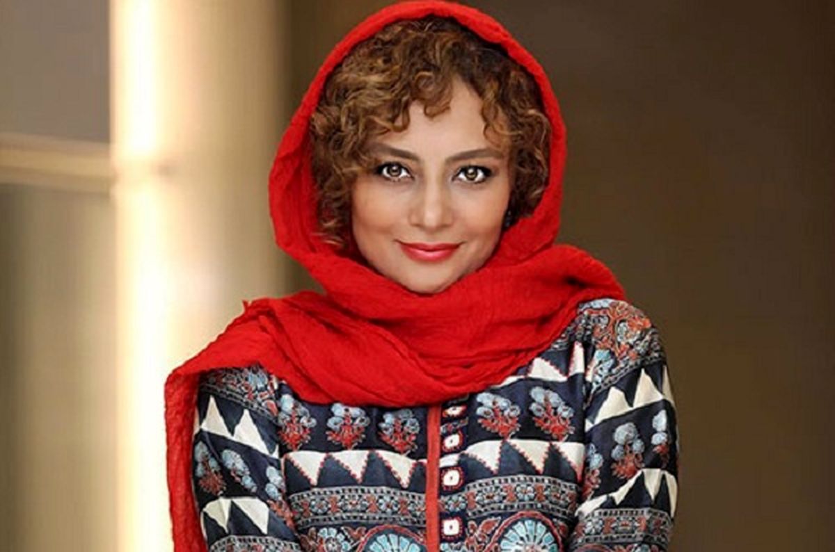سلفی زیبای یکتا ناصر در اتاق پر از گلش /عکس 