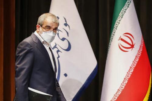  کدخدایی رأی خود را به صندوق انداخت