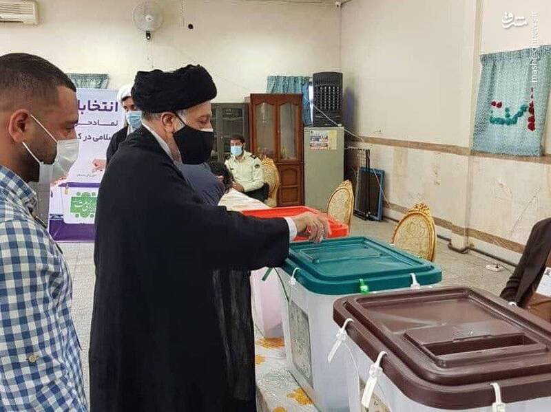  عکس/ سید هادی خامنه‌ای پای صندوق رای