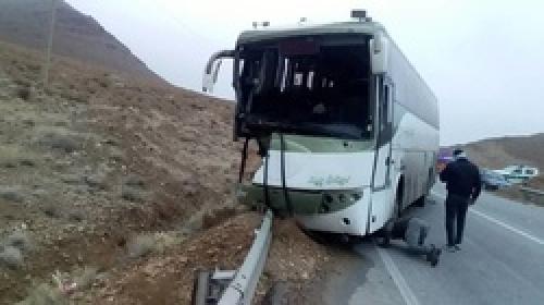  ۲۵ مصدوم در تصادف اتوبوس و پراید در قم